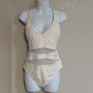 Women's Bleu by Rod Beattie Don't Mesh with me one piece swimsuit size 12